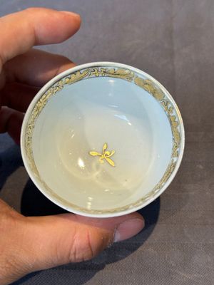A rare Chinese grisaille and gilt cup and saucer with Ignatius of Loyola, Qianlong — 照片 15