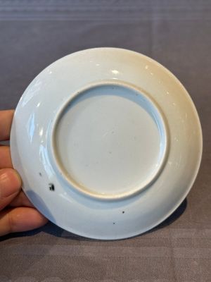 A rare Chinese grisaille and gilt cup and saucer with Ignatius of Loyola, Qianlong — 照片 6