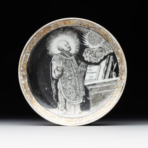 A rare Chinese grisaille and gilt cup and saucer with Ignatius of Loyola, Qianlong — 照片 2