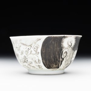 A rare Chinese grisaille and gilt cup and saucer with Ignatius of Loyola, Qianlong — 照片 7