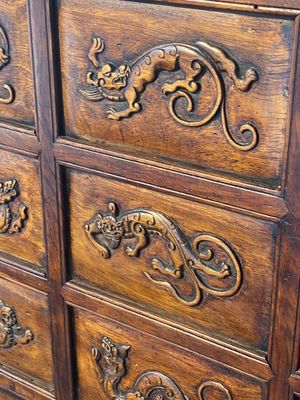 A rare Chinese huanghuali wood 'duo bao ge' cabinet of curiosities with chilong design, 18/19th C. — photo 15