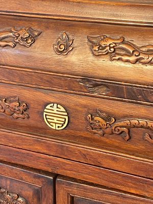 A rare Chinese huanghuali wood 'duo bao ge' cabinet of curiosities with chilong design, 18/19th C. — photo 18