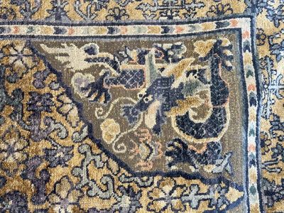 A rare Chinese imperial silk and metallic thread 'dragon' carpet, Chu Xiu Gong Bei Yong 儲秀宮備用 mark, 19th C. — 照片 6