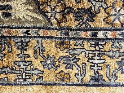 A rare Chinese imperial silk and metallic thread 'dragon' carpet, Chu Xiu Gong Bei Yong 儲秀宮備用 mark, 19th C. — 照片 9