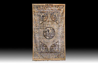 A rare Chinese imperial silk and metallic thread 'dragon' carpet, Chu Xiu Gong Bei Yong 儲秀宮備用 mark, 19th C.