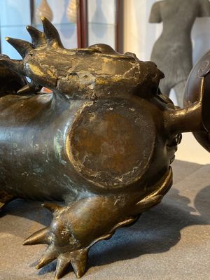 A rare Chinese inlaid bronze lion-form censer, Ming — 照片 24