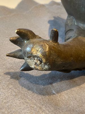 A rare Chinese inlaid bronze lion-form censer, Ming — 照片 27