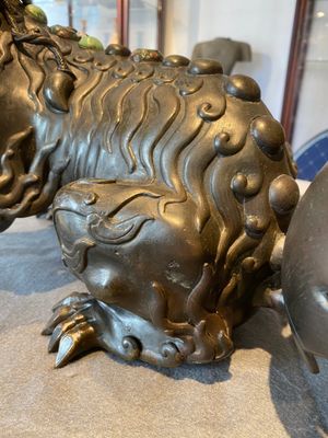 A rare Chinese inlaid bronze lion-form censer, Ming — 照片 7