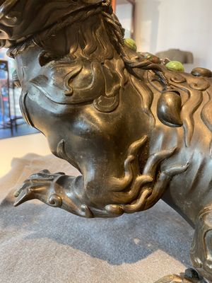 A rare Chinese inlaid bronze lion-form censer, Ming — 照片 10