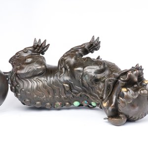 A rare Chinese inlaid bronze lion-form censer, Ming — 照片 7