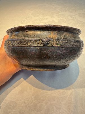 A rare Chinese inscribed archaic bronze food vessel, 'Gui 簋', Shang — photo 1