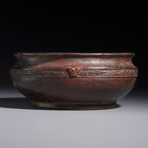 A rare Chinese inscribed archaic bronze food vessel, 'Gui 簋', Shang — photo 1