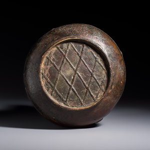 A rare Chinese inscribed archaic bronze food vessel, 'Gui 簋', Shang — photo 7