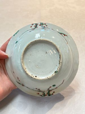 A rare Chinese iron-red and green-enamelled blue and white 'klapmuts' bowl, Wanli/late Ming — photo 4