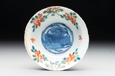 A rare Chinese iron-red and green-enamelled blue and white 'klapmuts' bowl, Wanli/late Ming