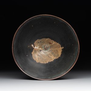 A rare Chinese Jizhou leaf-decorated conical tea bowl, Southern Song — photo 1