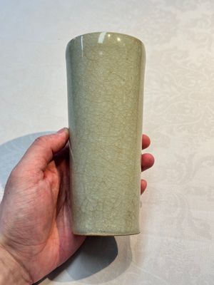 A rare Chinese Longquan celadon cylindrical vase, Southern Song — foto 1