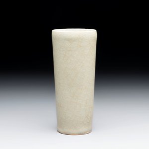 A rare Chinese Longquan celadon cylindrical vase, Southern Song — foto 1