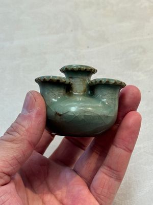 A rare Chinese Longquan celadon quadruple-neck incense holder, Southern Song — photo 2