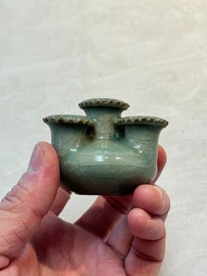 A rare Chinese Longquan celadon quadruple-neck incense holder, Southern Song — photo 4