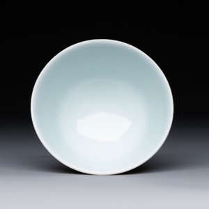 A rare Chinese monochrome peachbloom-glazed cup, Qianlong mark and of the period — foto 4