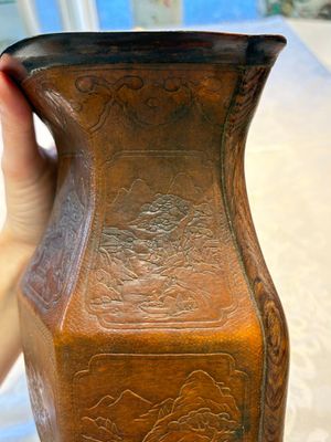 A rare Chinese moulded gourd wall pocket vase with landscape design, Guangxu mark and of the period — photo 13
