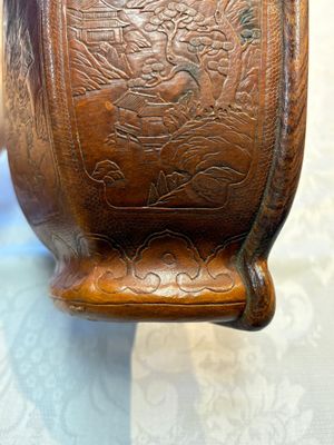 A rare Chinese moulded gourd wall pocket vase with landscape design, Guangxu mark and of the period — photo 15