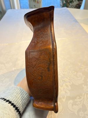 A rare Chinese moulded gourd wall pocket vase with landscape design, Guangxu mark and of the period — photo 2