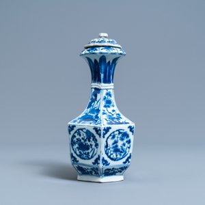 A rare Chinese octagonal blue and white kendi and cover, Kangxi — photo 5
