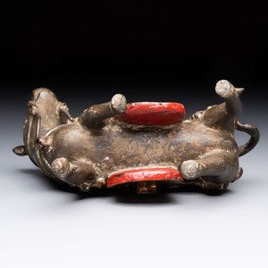 A rare Chinese partly gilt-lacquered bronze horse-from incense holder, Yuan/early Ming — 照片 7