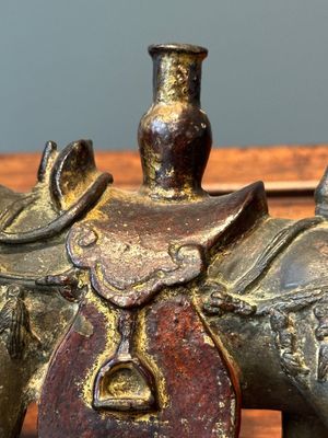 A rare Chinese partly lacquered and gilt bronze incense holder in the shape of a horse, Yuan/early Ming — photo 7