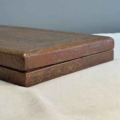 A rare Chinese polychrome and gilt-decorated lacquer rectangular box and cover with dragons — photo 4