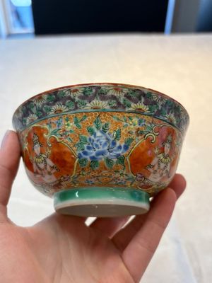 A rare Chinese polychrome orange-ground Bencharong 'Thepphanom' bowl and cover for the Thai market, 19th C. — photo 3