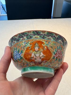 A rare Chinese polychrome orange-ground Bencharong 'Thepphanom' bowl and cover for the Thai market, 19th C. — photo 8