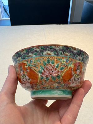 A rare Chinese polychrome orange-ground Bencharong 'Thepphanom' bowl and cover for the Thai market, 19th C. — photo 9