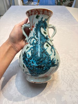 A rare Chinese polychrome Swatow 'Dragon' vase, Ming — photo 1