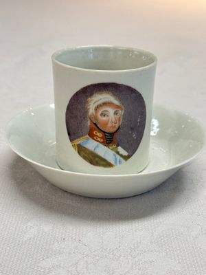 A rare Chinese 'Portrait' cup and saucer, Hervouët collection, 18/19th C. — 照片 1