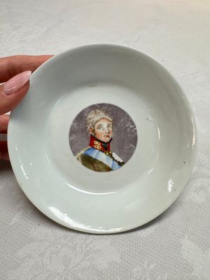 A rare Chinese 'Portrait' cup and saucer, Hervouët collection, 18/19th C. — 照片 13