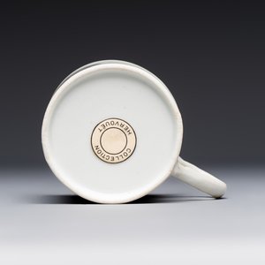 A rare Chinese 'Portrait' cup and saucer, Hervouët collection, 18/19th C. — 照片 9