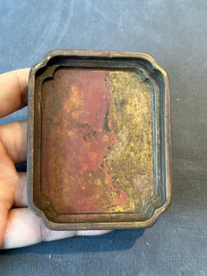 A rare Chinese rectangular bronze box and cover, Ming — foto 6