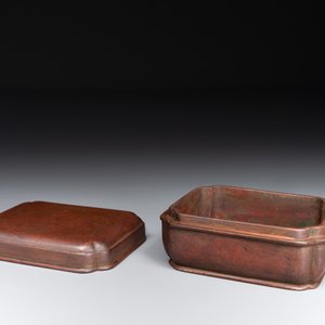 A rare Chinese rectangular bronze box and cover, Ming — foto 3
