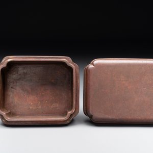 A rare Chinese rectangular bronze box and cover, Ming — foto 8