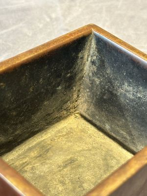 A rare Chinese rectangular bronze censer, Mo Shi Jia Zhen 莫氏家珍 mark, Kangxi mark and of the period — photo 12