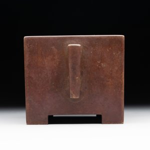 A rare Chinese rectangular bronze censer, Mo Shi Jia Zhen 莫氏家珍 mark, Kangxi mark and of the period — photo 7