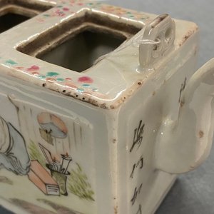 A rare Chinese rectangular qianjiang cai double teapot with covers, 19/20th C. — 照片 22