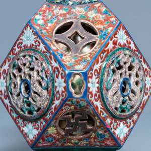 A rare Chinese reticulated famille rose revolving vase, 19/20th C. — 照片 14