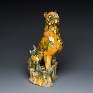 A rare Chinese sancai-glazed lion — photo 1