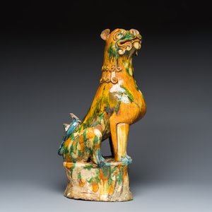 A rare Chinese sancai-glazed lion — photo 3