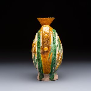 A rare Chinese sancai 'Phoenix' ewer with a wooden box, Liao — photo 4