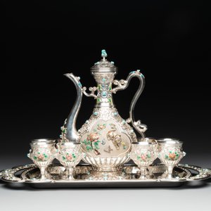 A rare Chinese silver, enamel and hardstone coffee set with matching tray, 20th C. — photo 2